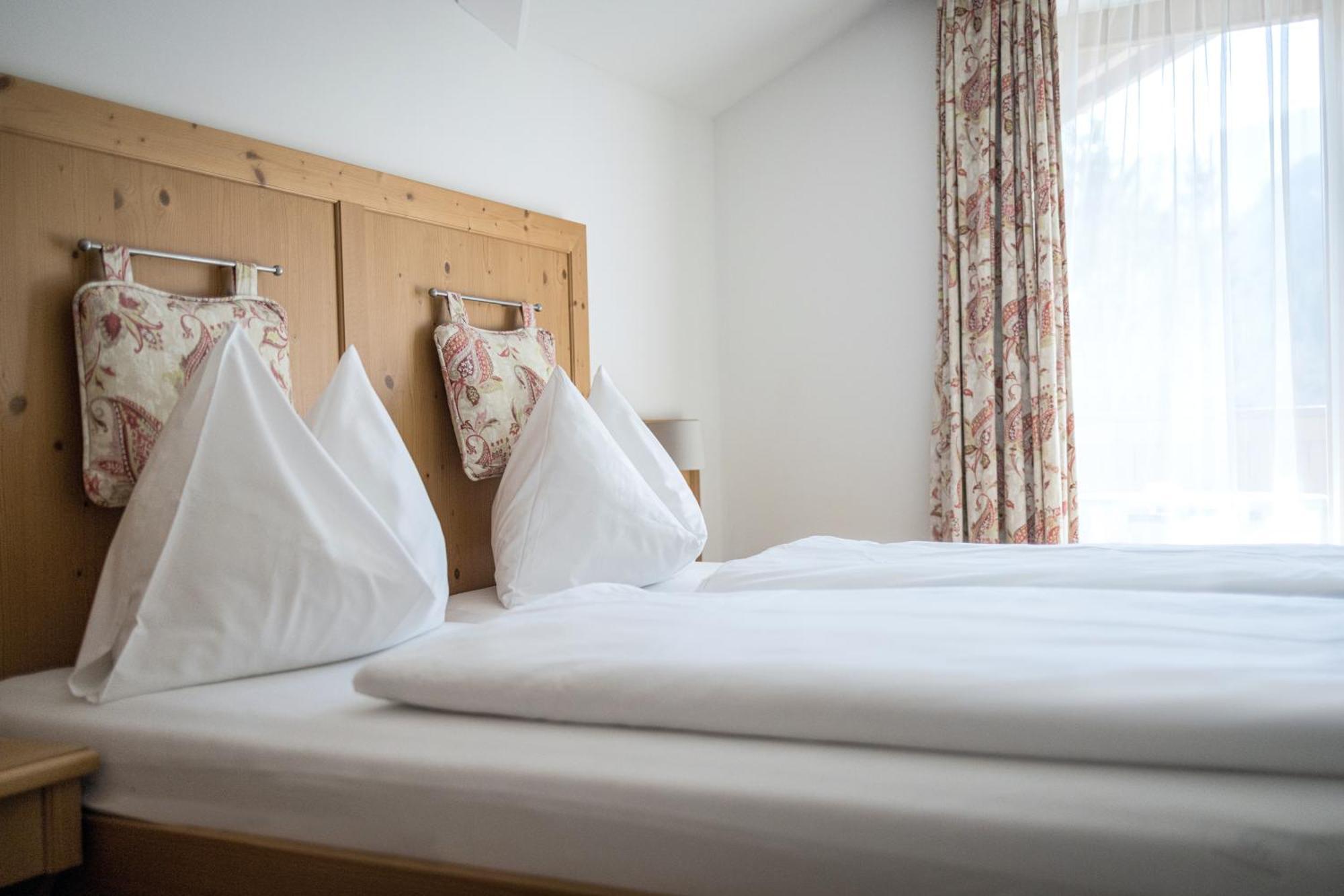 Hotel Sonnegg Saalbach-Hinterglemm Quarto foto